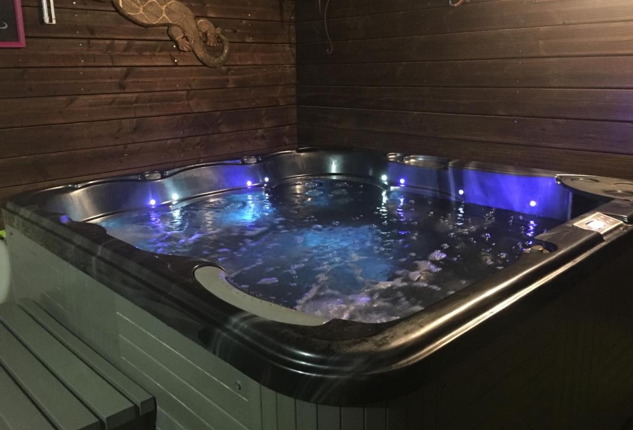 Jacuzzi Prive Chambre Et Table D Hotes Вовер Экстерьер фото